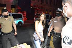 1 day ago · bu sırada sevgilisi ayşegül çınar da polislere yumruk atarak siz benim erkek arkadaşımı alamazsınız, sanatçıyım ben haritadan kendinize yer beğenin, basını çağıracağım. Unlu Oyuncu Aysegul Cinar In Eski Sevgilisi Furkan Calikoglu Dehset Sacti Son Dakika Haberleri Internet