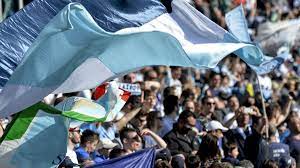 Veröffentlicht am 08.08.2019 | lesedauer: Pokal Spiel In Mailand Lazio Ultras Sorgen Mit Mussolini Banner Fur Eklat Eurosport