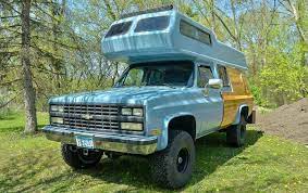 How comfortable your campervan depends upon its interior design. Feeling Rugged This 1990 Chevrolet Suburban Custom Camper Is For You Gm Authority