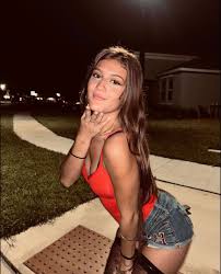 Atiana De La Hoya ➆ on X: RT @jennypopoach: hold me  t.codF0JPeUbDI  X