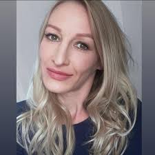 I am looking for recommendations of good places in Canterbury to have gel  nails done please 🤗💅