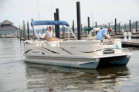 Pros And Cons Of Pontoon Boats That You Should Know Boatcrunch Deck Boat Pontoon Boat Boat