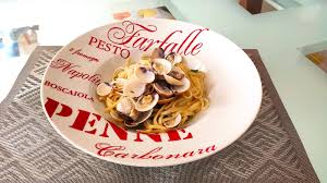 Ottimi gli spaghetti con le vongole classici , sfiziosi gli spaghetti con le vongole pomodori e pesto. Spaghetti Alle Vongole Surgelate Pronte In 20 Minuti Spaghetti Alle Vongole Cucina Italiana Spaghetti