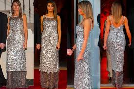 Tenue chanel chanel femme printemps chanel tenue de printemps defile chanel mode parisienne robes haute couture tenues mode mode tendance. Pour Le Diner D Etat Melania Trump A Choisi Une Robe Chanel