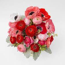 What is the best flower for valentine's day. 12 Best Flowers For Valentine S Day Popular Roses Arrangements To Send To Your Valentine