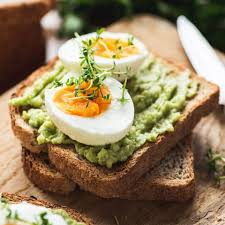 The protein and fiber help fill you up and the whole meal clocks in at just under 300 calories. 30 Low Calorie Breakfasts To Keep You Full According To Dietitians