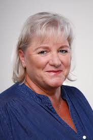 ELLA, VITAJ! Dnes sme v Rooseveltovej nemocnici konečne privítali prvú  Banskobystričanku roka 2019 🤱🏻Malá Ella sa narodila 3. januára ráno o  00:50 hod. Váži 3800 g a meria 51 cm. Spolu s