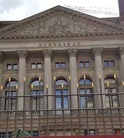 Der bundesrat lenkt die schweiz, leitet die verwaltung, schlägt gesetze vor und vollzieht sie. Bundesrat Picture Of Bundesrat Of Germany Berlin Tripadvisor
