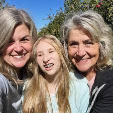 Kristine Barnhart's Instagram, Twitter & Facebook