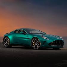 El Vantage S en color Podium Green. #AstonMartin #Vantage