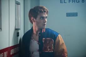 Hoewel de nieuwe aflevering van riverdale volgende week op netflix komt, kun je binnenkort genieten van nóg. Riverdale Star Kj Apa Would Love To Be Part Of A Gay Storyline