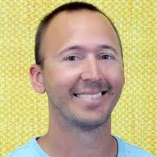 Lela Decker's Instagram, Twitter & Facebook