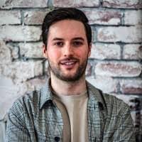 Daryl Avery's Instagram, Twitter & Facebook