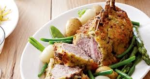 Carre D Agneau En Croute D Epices Et Tete De Moine Aop Recette En 2020 Carre D Agneau Plat Agneau