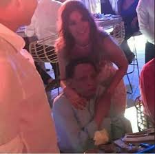 شاركت حفيدة الزعيم عادل إمام هالة متابعيها بصورة نادرة للزعيم مع زوجته هالة الشلقاني، عبر خاصية ستوري. Ø£ÙˆÙ„ ØµÙˆØ±Ø© ØªØ¬Ù…Ø¹ Ø§Ù„Ø²Ø¹ÙŠÙ… Ø¹Ø§Ø¯Ù„ Ø¥Ù…Ø§Ù… Ø¨Ø²ÙˆØ¬Ø© Ù†Ø¬Ù„Ù‡ Ø¨ÙˆØ§Ø¨Ø© Ø£Ø®Ø¨Ø§Ø± Ø§Ù„ÙŠÙˆÙ… Ø§Ù„Ø¥Ù„ÙƒØªØ±ÙˆÙ†ÙŠØ©