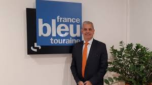 Au cinquième étage de sa mairie, christophe bouchet baigne dans la lumière. Video Municipales Le Temps De La Campagne Municipale N Est Pas La Christophe Bouchet Maire De Tours