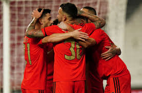 Sport lisboa e benfica comc mhih om, commonly known as benfica, is a professional football club based in lisbon, portugal, that competes in the primeira liga, the top flight of portuguese football. Arsenal Draw Benfica In Uefa Europa League Round Of 32