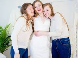 Outfit für den bräutigam kaufen: Brautkleidkaufen Wann Und Wer Soll Mitentscheiden Lafanta