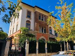 Ingresso, ampio salone, cucina abitabile, ampia camera matrimoniale,. Home Trust World Palazzo Vendita Via Carlo Ravizza 43 Milano Superficie 700 0mq Prezzo 0 0 92169