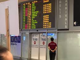 Kapı açıp surata flaş çakar gibi göze ampul yakmak. Burak Dogan On Twitter Sinan Cetin Film Gibi Ve Arkada Ayni Fon Muzigiyle Bekliyoruz