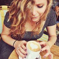 A diamond ring has been a symbol of a marriage proposal for the last 70 years. Nbc S Josh Elliott Is Married To Abc S Liz Cho See Their Wedding Day Photos