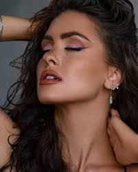 Barbara Moreland's Instagram, Twitter & Facebook