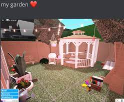 Pin By Angel On Bloxburg Bloxburg Backyard Ideas Bloxburg House Ideas Bloxburg Backyard