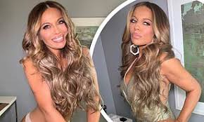 Friends stars jennifer aniston, courteney cox, lisa kudrow, matt leblanc, matthew perry, and david schwimmer return to the iconic comedy's friends: Rxhnxjkdybdynm