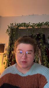 Who Does Bee Matthews End Up with in Oathbound