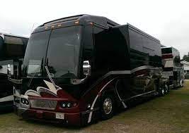 Coach Hire In Ipswich For A Family Tour Luxury Campers Luxury Rv Luxury Bus