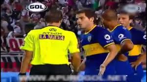 Jonathan ramón maidana nació adrogué buenos aires argentina 29 de julio 1985, es un futbolista argentino, juega de defensor y su equipo actual es river plate primera división de argentina. Gol De Jonathan Maidana 1 1 Boca 1 1 River Copa Oro 2014 Youtube