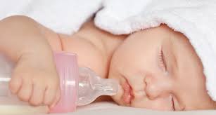 Baby Spuugt 2 Uur Na De Voeding Wat Zijn De Oorzaken Van Spugen