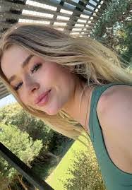 Ashley Rinella's Instagram, Twitter & Facebook