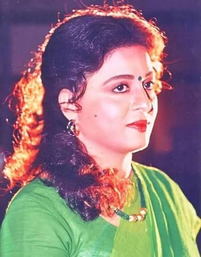 সাংবাদিকদের উদ্দেশ্য, জনপ্রিয় চলচিত্র নায়িকা শাবানা - আমাদের খবর