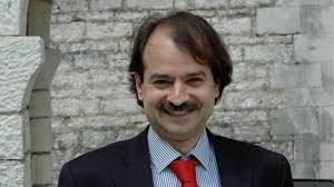 Ο σεφ πάνος ιωαννίδης γεννήθηκε στην αθήνα (την ηλικία του θα τη βρείτε στο τέλος του άρθρου) ενώ έζησε τα παιδικά του χρόνια στη θεσσαλονίκη και την κωνσταντινούπολη από όπου κατάγονται οι. Giannhs Iwannidhs H Washington Post Apodomei Ton Ellhna Gkoyroy Twn Arnhtwn Ths Pandhmias