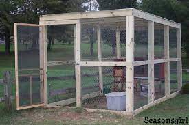 Stationary (fixed) or tractor (mobile) coops. Diy Chicken Coop With Pallets Chicken Coop Canada