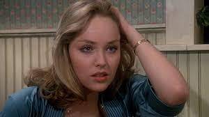 A la suite de la mort suspecte de son mari, martha schmidt devient témoin de phénomènes de plus en plus inexpliqués et effrayants. La Ferme De La Terreur Wes Craven