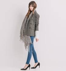 Vestes femme qui suivent les dernières tendances de printemps été 2021. Epingle Sur Mode