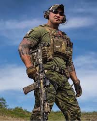 Trying to figure out how to meet single men? Thomas Stretch On Instagram Meet Retired Army Master Sergeant Tu Lam Callofduty Modern Military Gear Special Forces Military Special Forces Modern Warfare