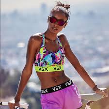 Trouvez des exercices corrélés ainsi que des conseils d'experts. Abdos En 8 Minutes Muscler Ses Abdominaux En 8 Minutes Elle