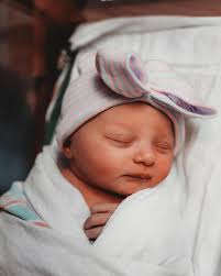 Scarlett Belle Marks 🎀🩷 Born 11/22/24 12:00pm 7lbs 11oz 20.5 inches Our  sweet Scarlett Belle joined us Earthside and we are SO in love! Her big  sister Presley loves her so much