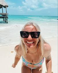 Jodie Hebert's Instagram, Twitter & Facebook