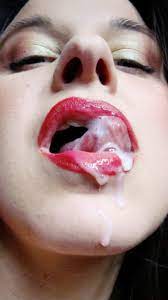 Red lips and cum | Scrolller