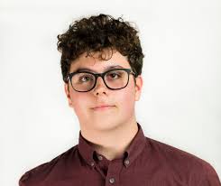 Linden Smith's Instagram, Twitter & Facebook