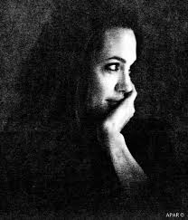 أجمل صور أنجلينا جولي بعدسة براد بيت موقع ليالينا Angelina Jolie Photos Angelina Jolie Pictures Black And White Portraits