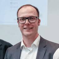 Susanne Szczesny-Oßing leitet Personal bei EWM