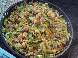 Rosenkohl Pfanne Von Luzzy01 Chefkoch Rosenkohl Pfanne Rosenkohl Hackfleisch Rezepte Gesund