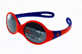 Les yeux des enfants sont très fragiles, il est donc indispensable de les protéger dès leur plus jeune âge. Lunettes De Soleil Enfant 1 A 3 Ans Categorie 4 Julbo Loop M Orange Bleu Avec Cordon Elastique