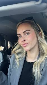 Danielle Woodford's Instagram, Twitter & Facebook