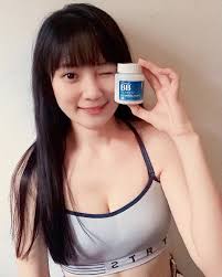洗潔精並不是只在清潔餐具时才派上用場，在拯救因運油船漏油而沾上油污的 鳥類 ，又或是清理海面的油污時都會用到它，而且稀釋後的洗潔精可供兒童吹 泡泡 玩樂。. æ·±è—ä¸éœ² ç±ƒçƒæ­£å¦¹ èººåºŠæ›¬ é‚ªæƒ¡è¦–è§' ç¶²å™´é¼»è¡€ åŽŸä¾†å¦³é€™éº¼æœ‰æ–™